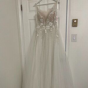 A-Line Wedding Dress | Size 14 | Beaded Lace & Glitter Tulle